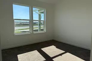 639 NE Arnold St, Madras, OR 97741 - Photo 20