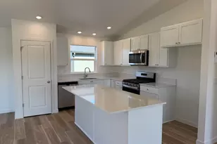 639 NE Arnold St, Madras, OR 97741 - Photo 12