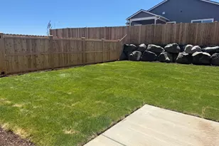 639 NE Arnold St, Madras, OR 97741 - Photo 6
