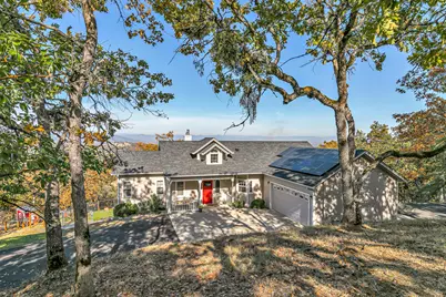 5227 Pioneer Road, Medford, OR 97501 - Photo 2