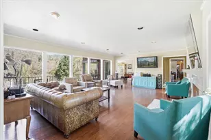 325 Mountain View Pl, Grants Pass, OR 97527 - Photo 6