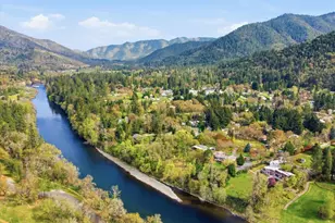 325 Mountain View Pl, Grants Pass, OR 97527 - Photo 38