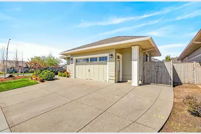 4007 Shamrock Drive, Medford, OR 97504 - Photo 4