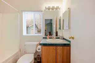 2051 NE Uintah Ct, Redmond, OR 97756 - Photo 36