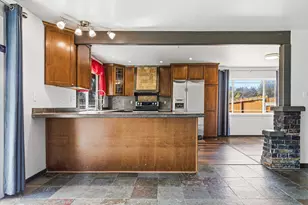 2864 Hawaiian Ave, Medford, OR 97504 - Photo 10