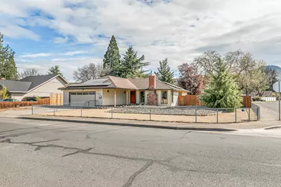 2864 Hawaiian Avenue, Medford, OR 97504 - Photo 1