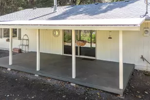 101 Cascade Dr, Cave Junction, OR 97523 - Photo 4