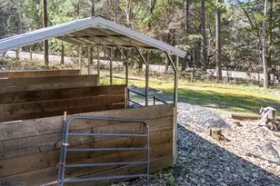 101 Cascade Dr, Cave Junction, OR 97523 - Photo 20