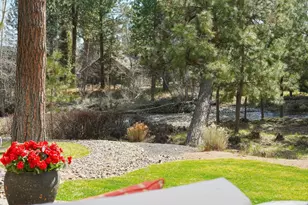 1041 E Timber Pine Dr, Sisters, OR 97759 - Photo 4