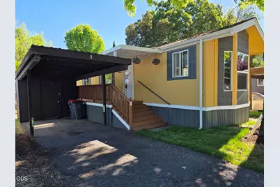 1055 N 5th Street #UNIT 3, Jacksonville, OR 97530 - Photo 2