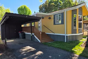1055 N 5th St, Jacksonville, OR 97530 - Photo 2