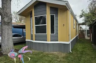 1055 N 5th St, Jacksonville, OR 97530 - Photo 2