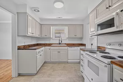 856 W 14th Street, Medford, OR 97501 - Photo 10