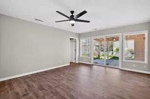 856 W 14th St, Medford, OR 97501 - Photo 18