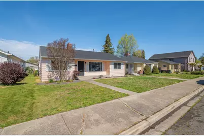 856 W 14th Street, Medford, OR 97501 - Photo 2