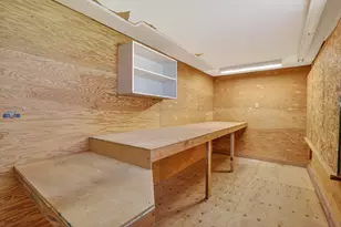 856 W 14th St, Medford, OR 97501 - Photo 22