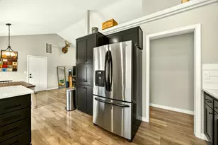 934 Pittview Ave, Central Point, OR 97502 - Photo 14