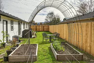 934 Pittview Ave, Central Point, OR 97502 - Photo 32