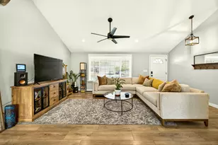 934 Pittview Ave, Central Point, OR 97502 - Photo 6