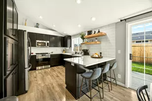 934 Pittview Ave, Central Point, OR 97502 - Photo 12