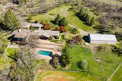 6023 Hillcrest Road, Medford, OR 97504 - Photo 4