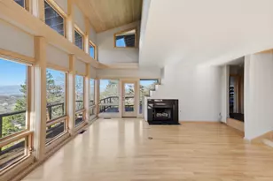 6023 Hillcrest Rd, Medford, OR 97504 - Photo 8