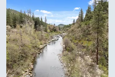 [Address not provided], Rogue River, OR 97537 - Photo 2