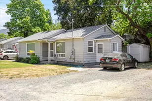 307 Tussey Ln, Grants Pass, OR 97527 - Photo 16