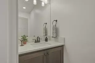 2005 NW Glassow Dr, Bend, OR 97703 - Photo 30