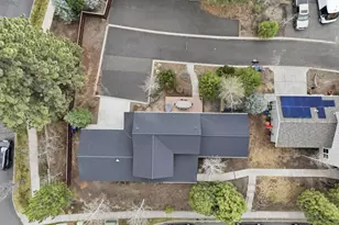 115 Northwest Mount Washington Drive, Bend, OR 97703 - Photo 30