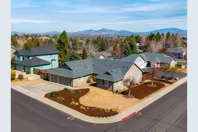 3647 SW Xero Avenue, Redmond, OR 97756 - Photo 2