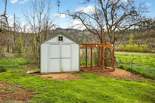 5498 Butte Falls Hwy, Eagle Point, OR 97524 - Photo 12