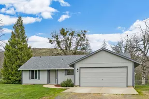 5498 Butte Falls Hwy, Eagle Point, OR 97524 - Photo 1