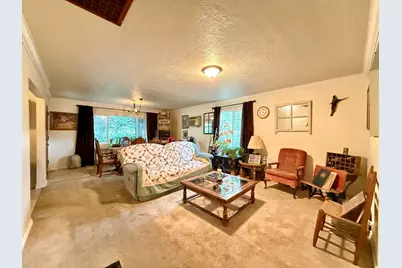 920 SW Pine Street, Grants Pass, OR 97526 - Photo 4