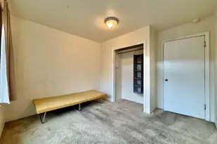 920 SW Pine St, Grants Pass, OR 97526 - Photo 8