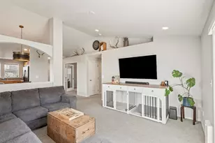 3174 SW Cascade Ave, Redmond, OR 97756 - Photo 8