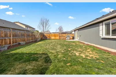 3174 SW Cascade Avenue, Redmond, OR 97756 - Photo 28