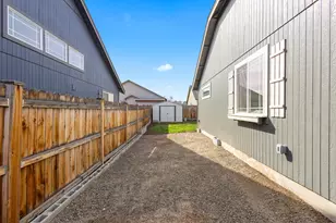 3174 SW Cascade Ave, Redmond, OR 97756 - Photo 30