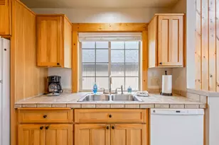 1885 Cinnamon Teal Dr, Redmond, OR 97756 - Photo 16