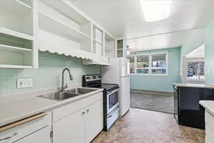 944 S Ivy St, Medford, OR 97501 - Photo 10