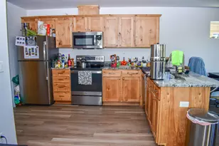 310 E Rapp Rd, Talent, OR 97540 - Photo 18