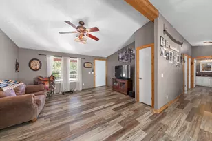 5191 Pleasant Creek Rd, Rogue River, OR 97537 - Photo 10