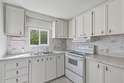 325 Sandlewood Drive, Grants Pass, OR 97526 - Photo 14