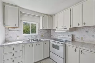 325 Sandlewood Dr, Grants Pass, OR 97526 - Photo 14