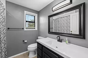 697 E Intervale Rd, Grants Pass, OR 97527 - Photo 22