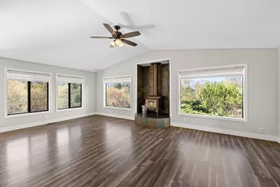 697 E Intervale Road, Grants Pass, OR 97527 - Photo 8