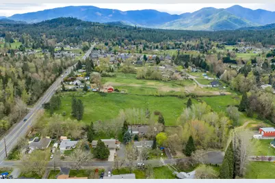 155 Allenwood Drive, Grants Pass, OR 97527 - Photo 8