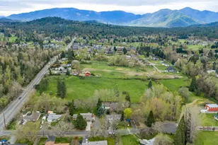 155 Allenwood Dr, Grants Pass, OR 97527 - Photo 8