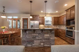 61182 Forest Meadow Pl, Bend, OR 97702 - Photo 4