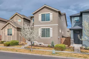 20798 NE Sierra Dr, Bend, OR 97701 - Photo 1